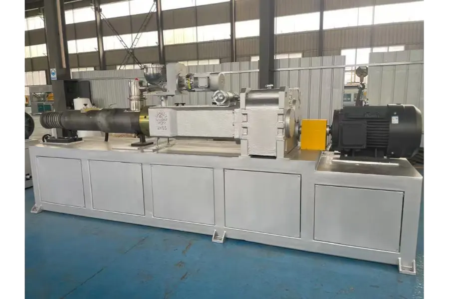 PVC Hodien produkzio-lerroak: Comrise-k serie berria abiarazten du engranaje-kutxa eta betegarri altuko torloju integratuekin PVC Hodien produkzio-lerroak: Comrise-k serie berria abiarazten du engranaje-kutxa eta betegarri altuko torloju integratuekin